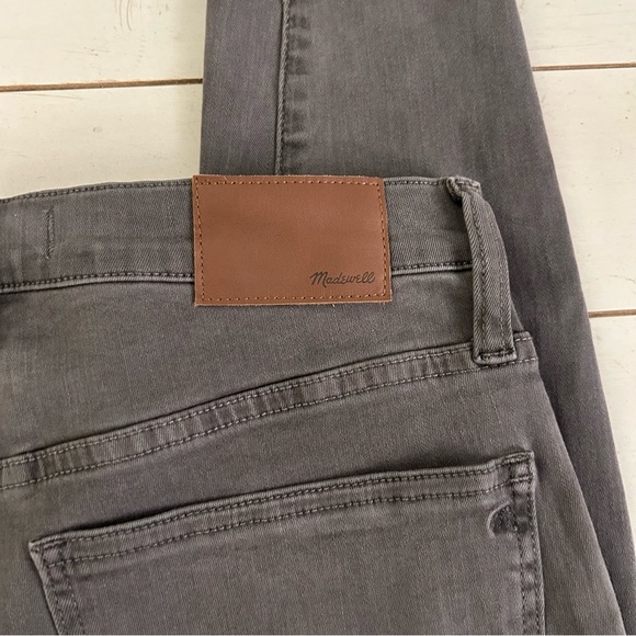 Madewell // Grey Jean Size 28 - Picture 9 of 11